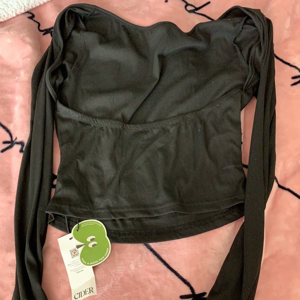Cider black long sleeve top